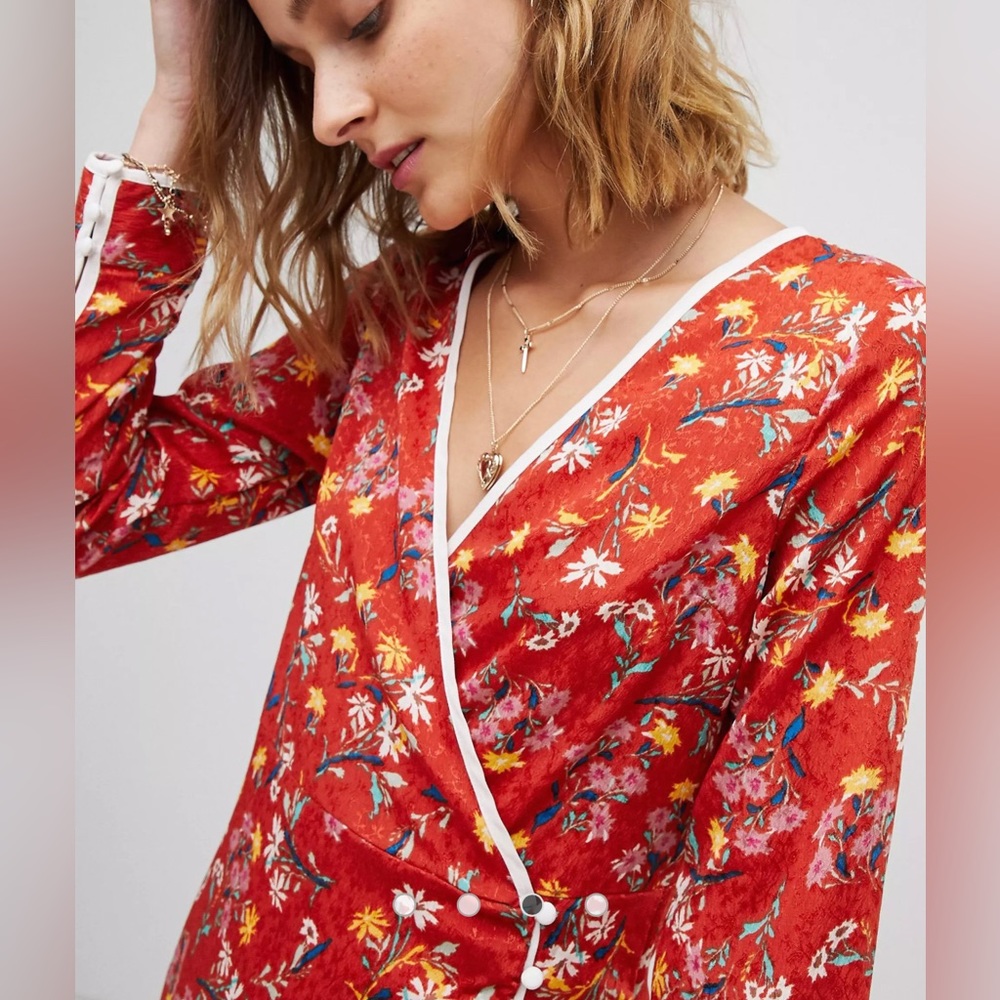 Free People Covent Garden Red Brick Floral Wrap Dress Size 6 - Picture 5 of 9